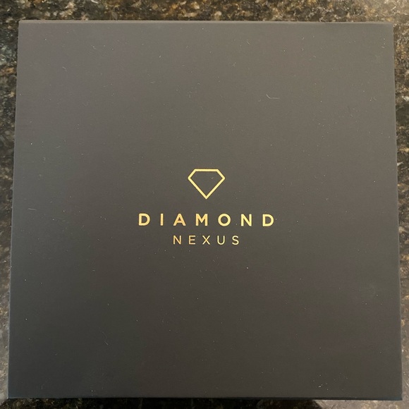 Diamond Nexus Dubai Round Cut Ring - 2.04 ct center 2.58 tcw 14K Yellow Gold - Picture 5 of 6